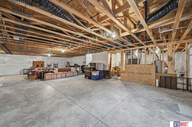 20608 Camelback Avenue, Gretna, NE 68028