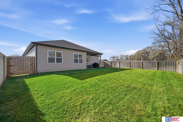 20608 Camelback Avenue, Gretna, NE 68028