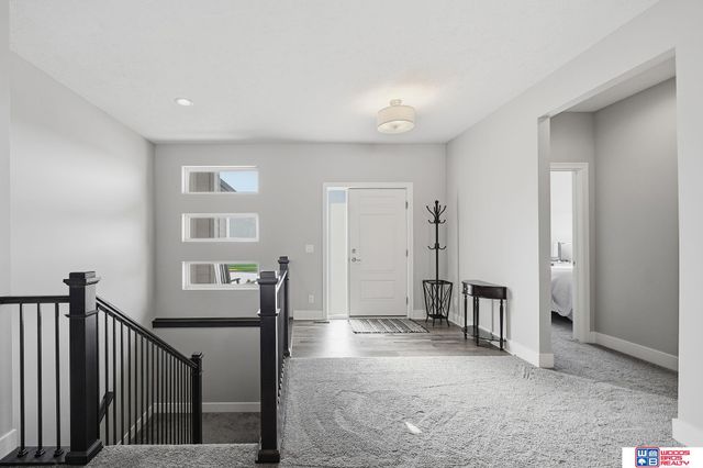 20608 Camelback Avenue, Gretna, NE 68028