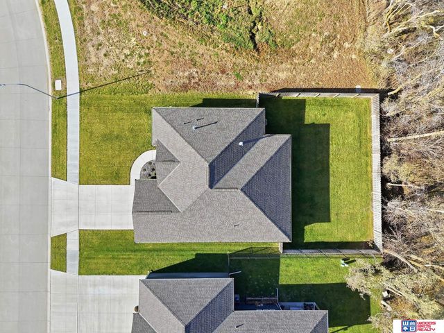 20608 Camelback Avenue, Gretna, NE 68028