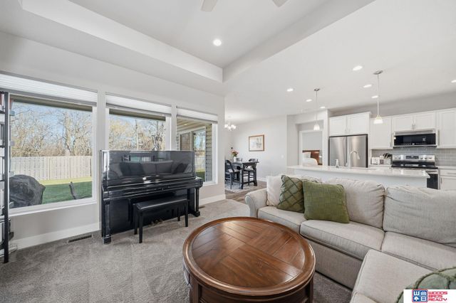 20608 Camelback Avenue, Gretna, NE 68028