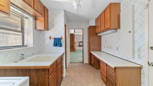 3412 Fairway Drive, Wharton, TX 77488