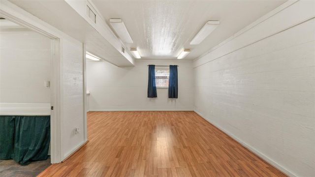 3412 Fairway Drive, Wharton, TX 77488