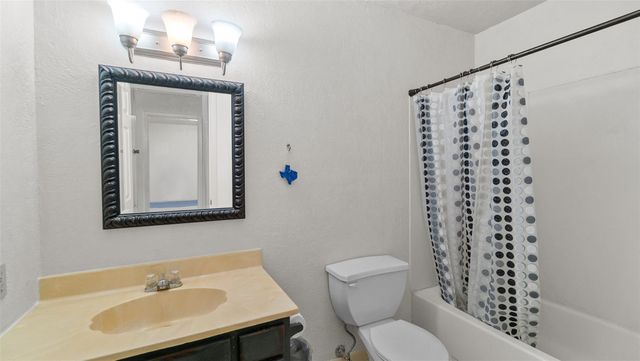 3412 Fairway Drive, Wharton, TX 77488