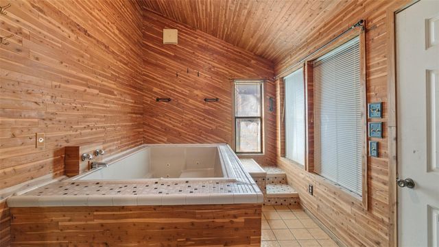 3412 Fairway Drive, Wharton, TX 77488