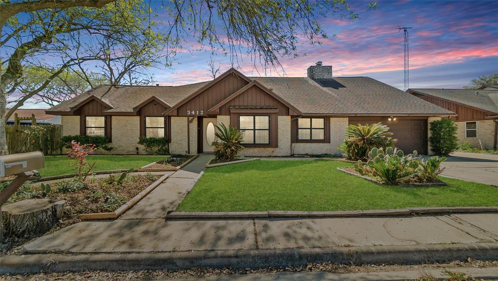 3412 Fairway Drive, Wharton, TX 77488