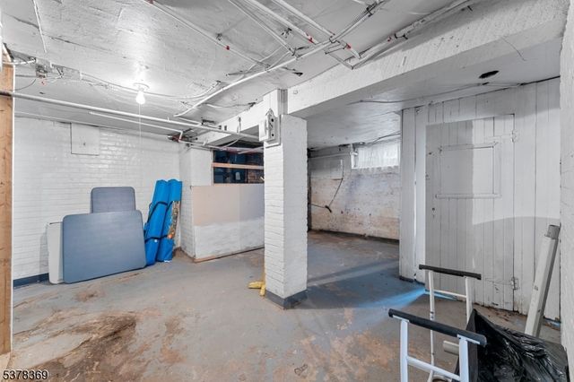 78 Girard Pl, Newark City, NJ 07108