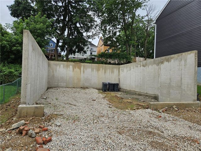 219 Wilbert, Mt Washington, PA 15211