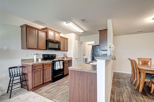 12105 Seacrest Lane, La Marque, TX 77568
