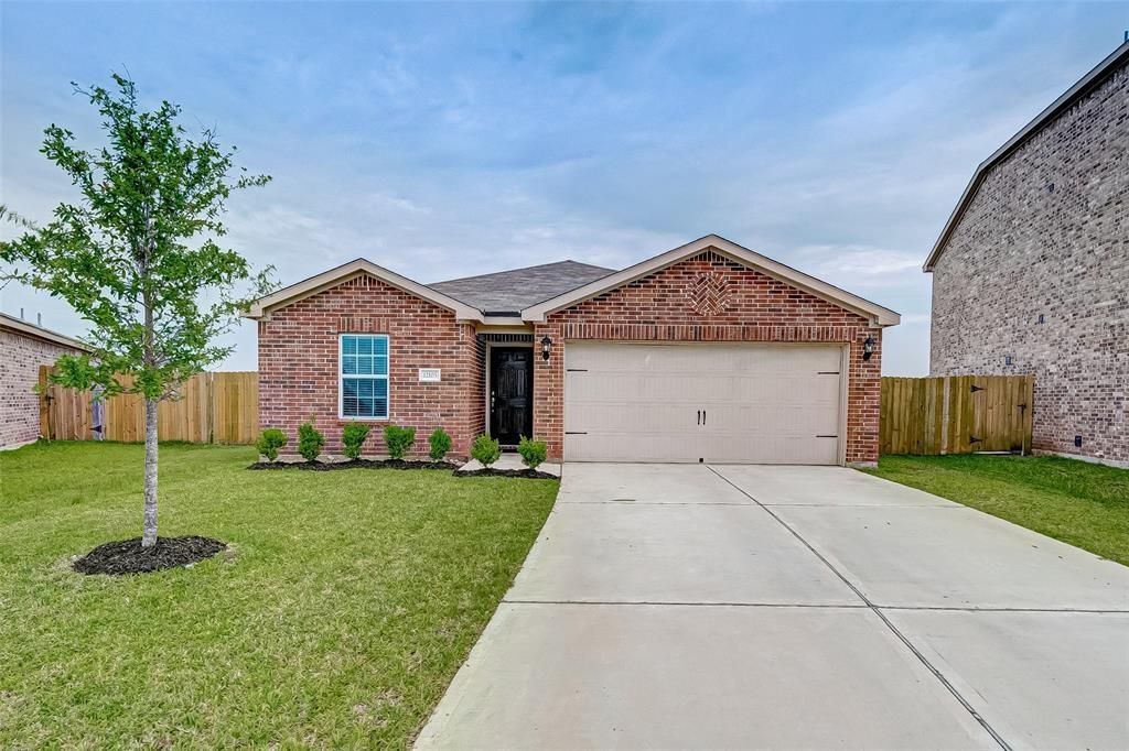 12105 Seacrest Lane, La Marque, TX 77568