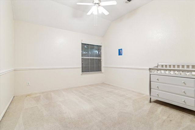 621 Candle Meadow Boulevard, Desoto, TX 75115