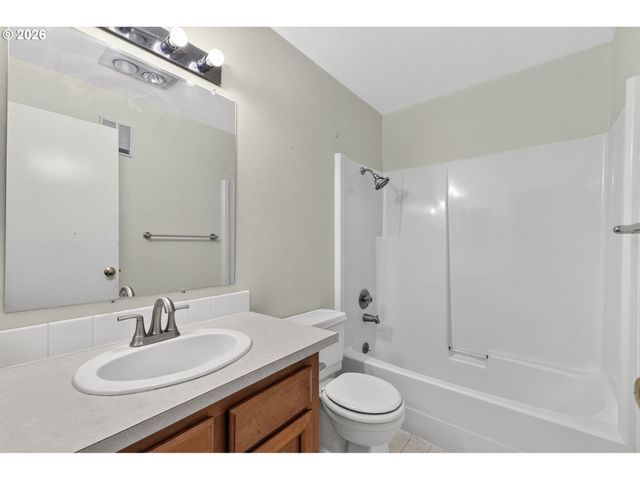 8720 Sw TUALATIN Rd 210, Tualatin, OR 97062