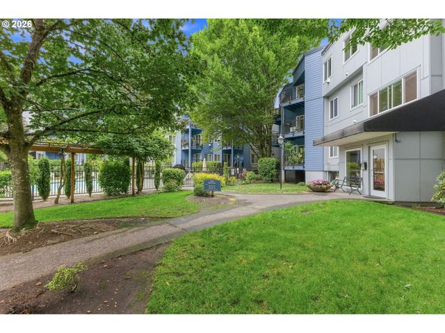 8720 Sw TUALATIN Rd 210, Tualatin, OR 97062