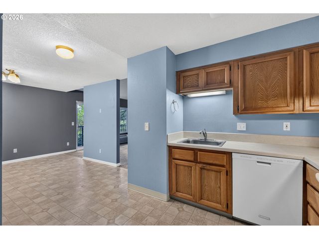 8720 Sw TUALATIN Rd 210, Tualatin, OR 97062