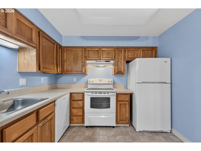 8720 Sw TUALATIN Rd 210, Tualatin, OR 97062