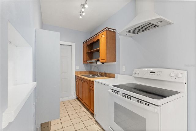 2906 E GRANT AVENUE, Orlando, FL 32806