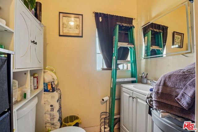 746 E 32nd Street, Los Angeles, CA 90011