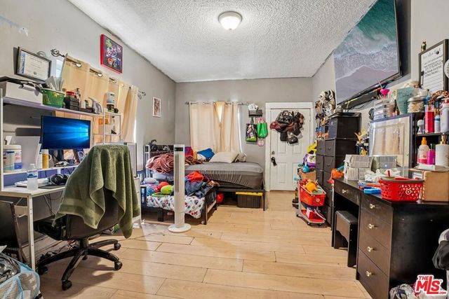 746 E 32nd Street, Los Angeles, CA 90011