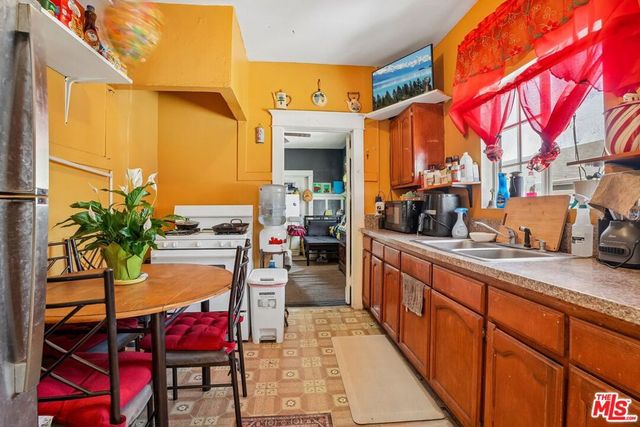 746 E 32nd Street, Los Angeles, CA 90011