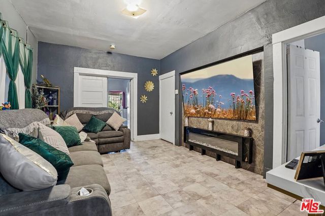 746 E 32nd Street, Los Angeles, CA 90011