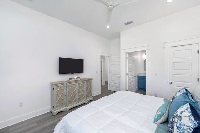 4553 Luke Avenue, Destin, FL 32541