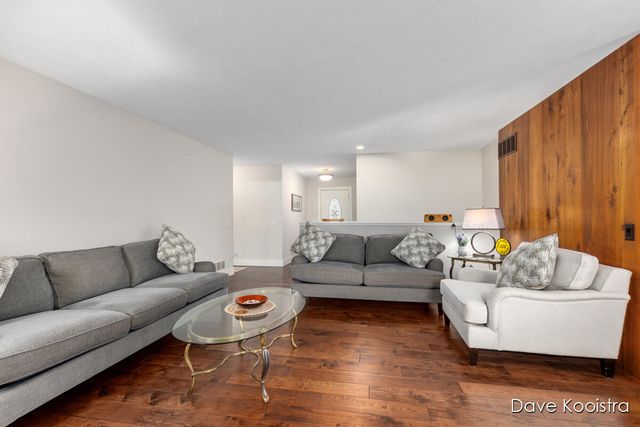 3905 Sunset View, Wayland, MI 49348