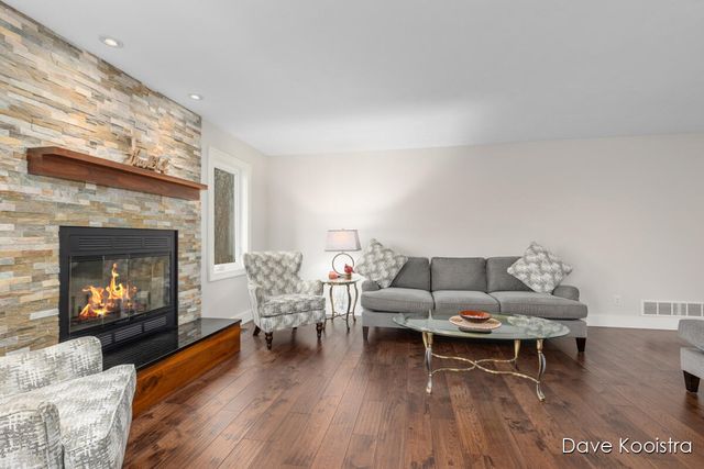 3905 Sunset View, Wayland, MI 49348