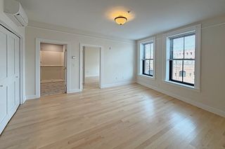 105 Paige St 310, Lowell, MA 01852