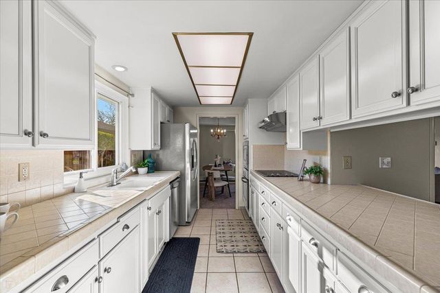 3724 Columbine Dr, Modesto, CA 95356