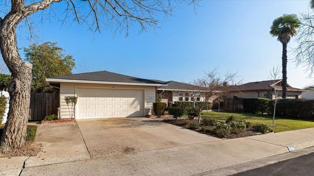 3724 Columbine Dr, Modesto, CA 95356