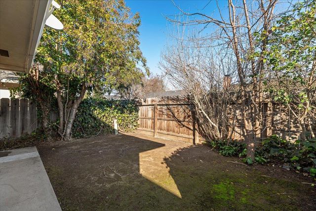 3724 Columbine Dr, Modesto, CA 95356