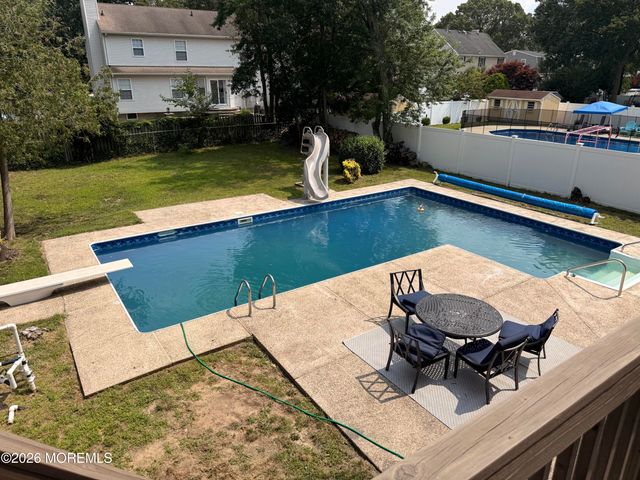 130 Mello Lane, Toms River, NJ 08753
