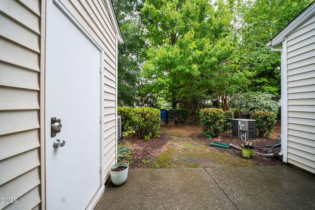 3015 Berkeley Springs Place, Raleigh, NC 27616