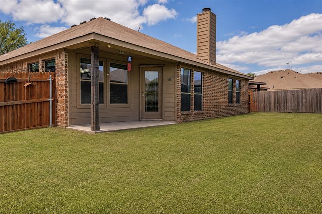 200 Chimney Rock Drive, Waxahachie, TX 75167