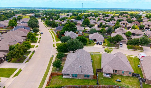 200 Chimney Rock Drive, Waxahachie, TX 75167