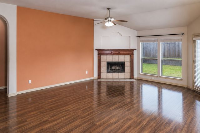 200 Chimney Rock Drive, Waxahachie, TX 75167