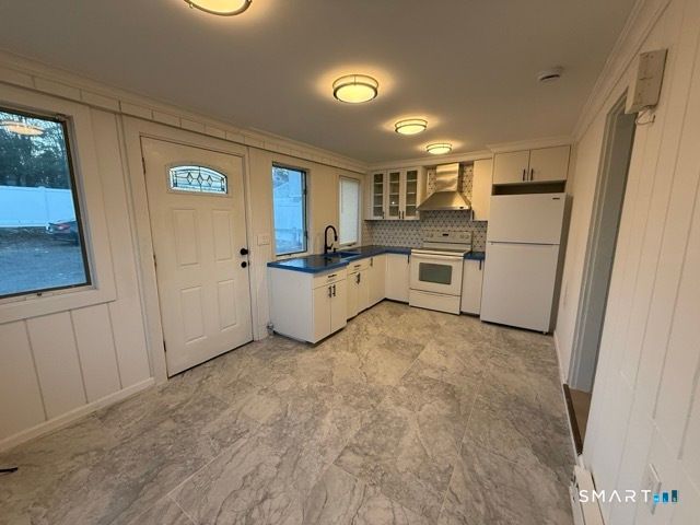 615 East Main Street, Meriden, CT 06450