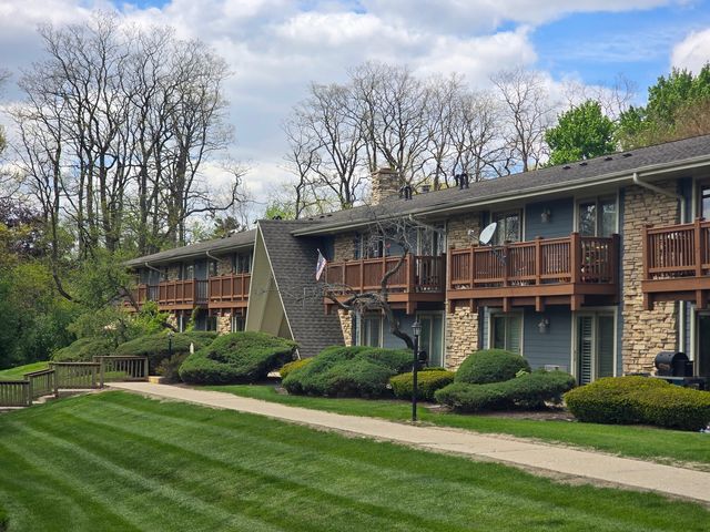 300 Opatrny Drive 222, Fox River Grove, IL 60021