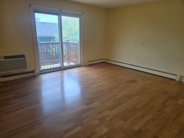 300 Opatrny Drive 222, Fox River Grove, IL 60021