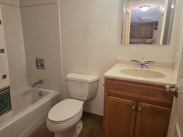300 Opatrny Drive 222, Fox River Grove, IL 60021