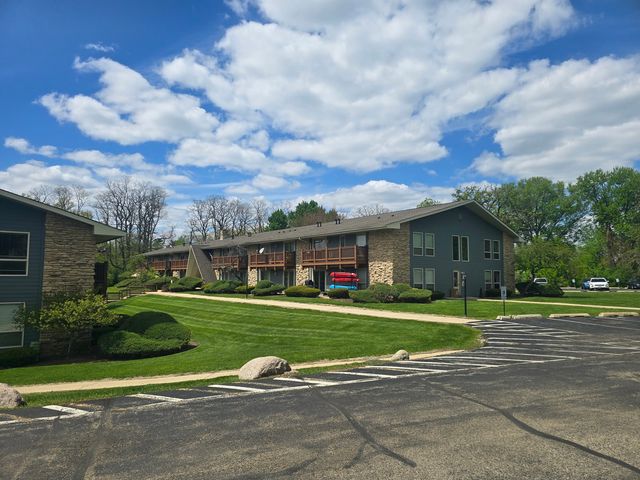 300 Opatrny Drive 222, Fox River Grove, IL 60021