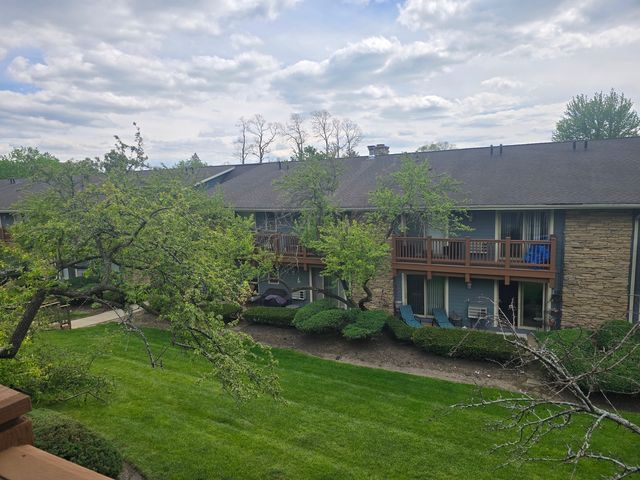 300 Opatrny Drive 222, Fox River Grove, IL 60021