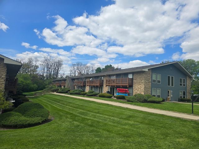 300 Opatrny Drive 222, Fox River Grove, IL 60021