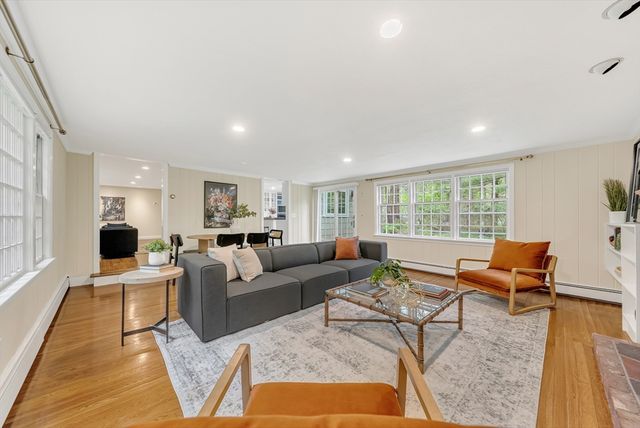 6 Brewster Rd, Wayland, MA 01778