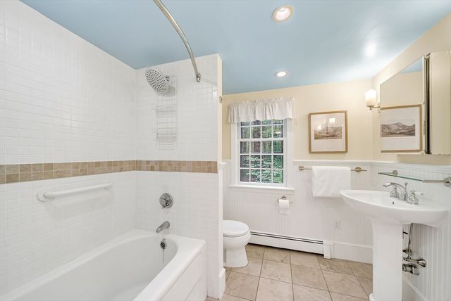 6 Brewster Rd, Wayland, MA 01778