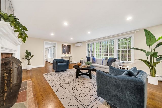 6 Brewster Rd, Wayland, MA 01778