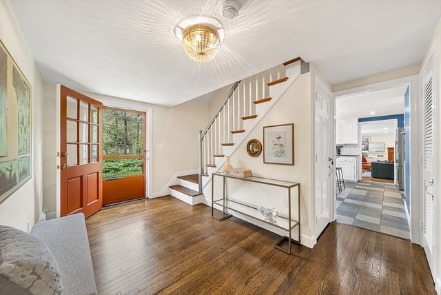 6 Brewster Rd, Wayland, MA 01778