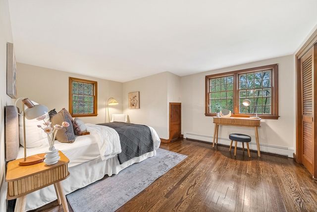 6 Brewster Rd, Wayland, MA 01778