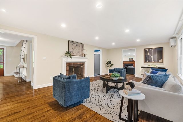 6 Brewster Rd, Wayland, MA 01778