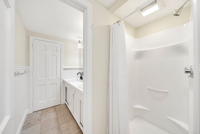 6 Brewster Rd, Wayland, MA 01778
